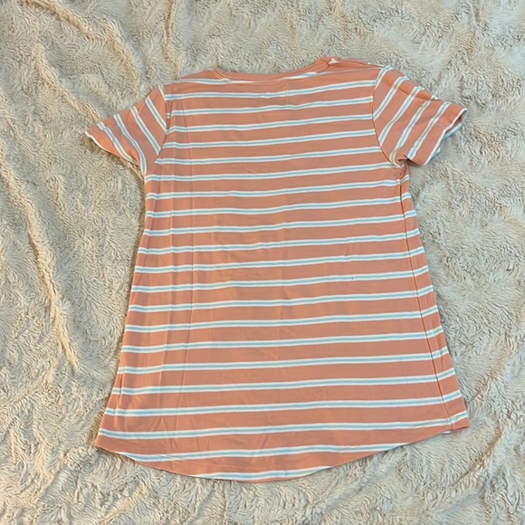 Orvis  Relaxed Perfect  Tee  classic Fit Striped Peach /Blue/White  Size XS - Picture 6 of 6